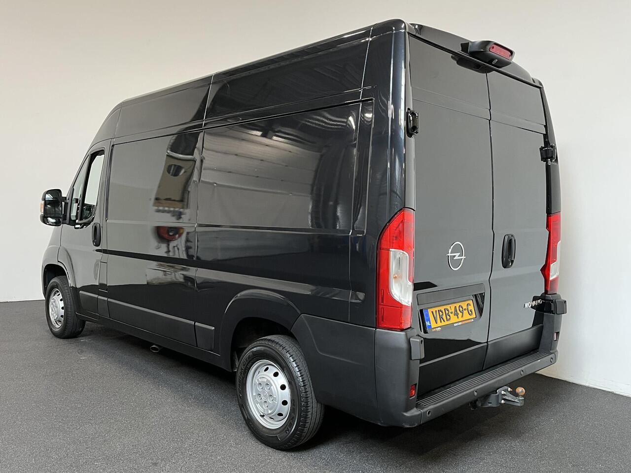 Opel MOVANO 140 PK L2H2 Edition Airco Navigatie Trekhaak Cruise control Nieuw Model Parkeersensoren