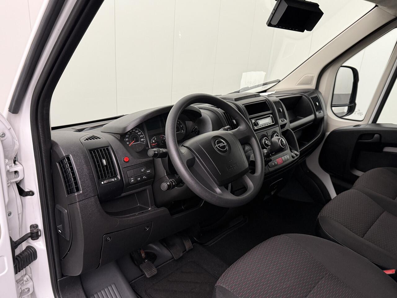 Opel MOVANO 2.3CDTi 140PK Bakwagen+Laadlift | Airco | Camera | 3-Persoons | Dakspoiler