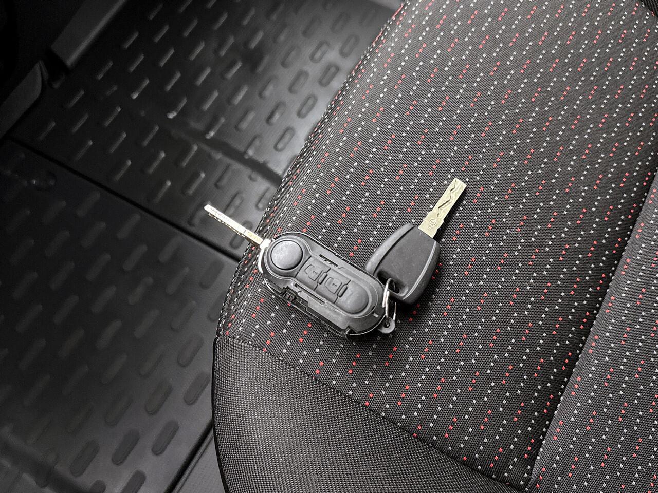 Opel MOVANO 2.2D 140pk Meubelbak Bakwagen met Laadklep Achteruitrijcamera Cruise Control