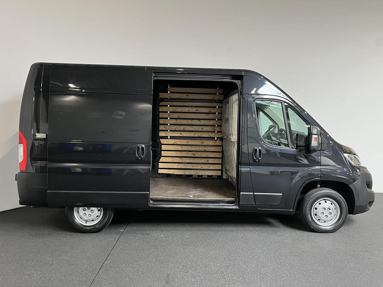 Opel MOVANO 140 PK L2H2 Edition Airco Navigatie Trekhaak Cruise control Nieuw Model Parkeersensoren