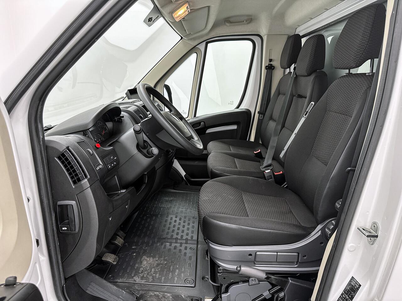 Opel MOVANO 2.2D 140pk Bakwagen met Laadklep Achteruitrijcamera Cruise control D'Hollandia