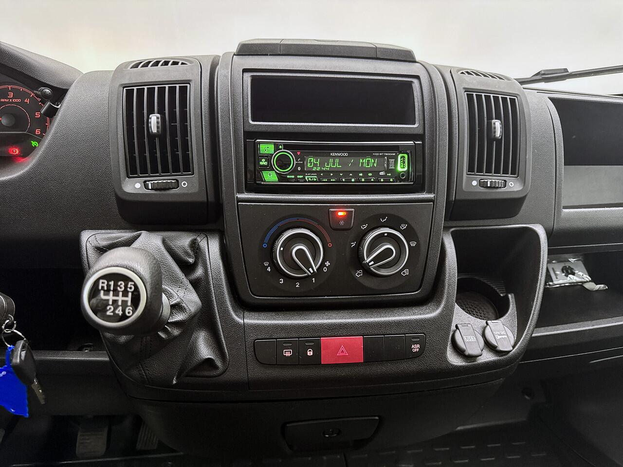 Opel MOVANO 2.2D 140pk Bakwagen met Laadklep Achteruitrijcamera Cruise control Dhollandia