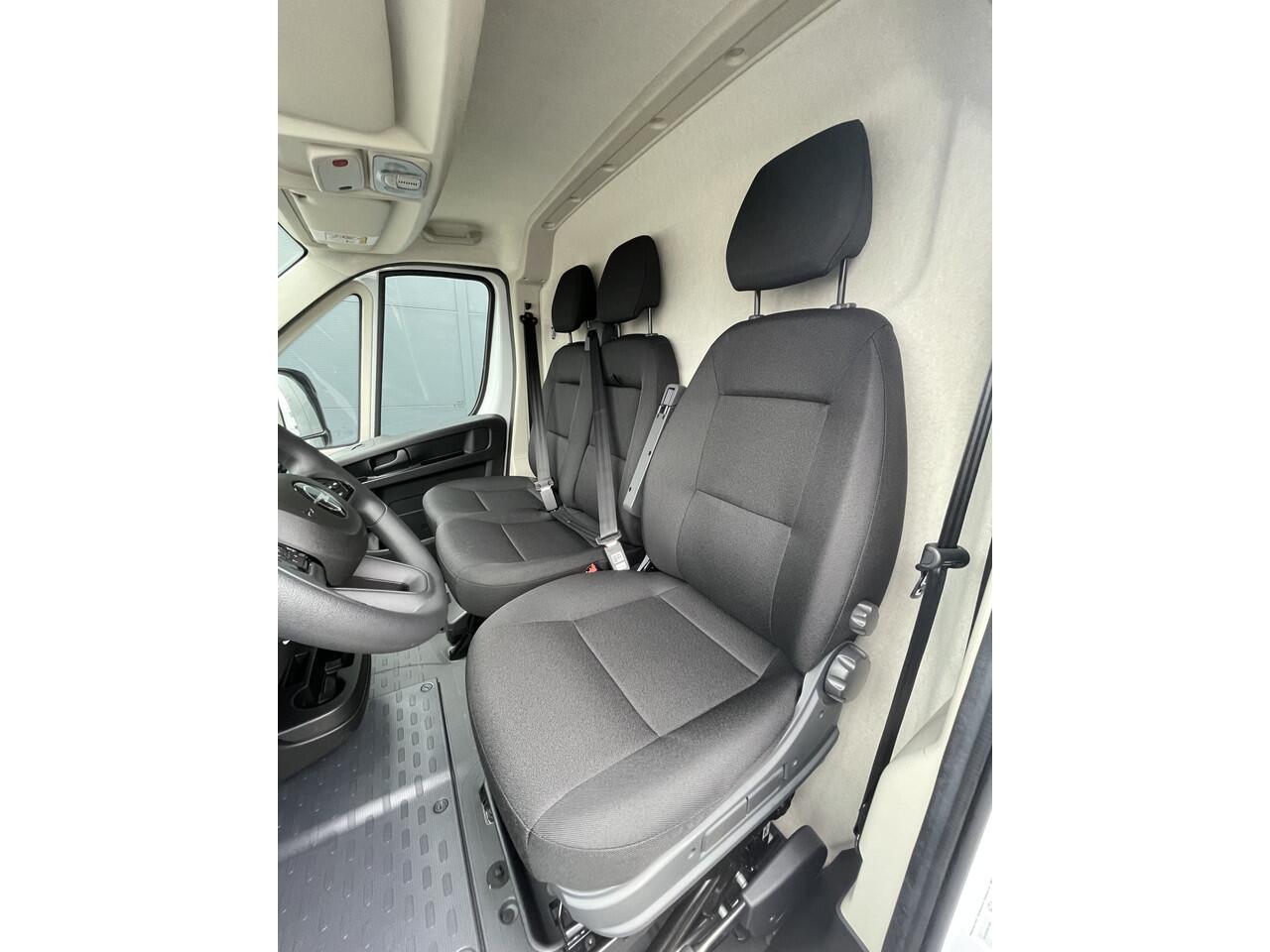 Opel MOVANO 140pk L2H2 3.5t (Camera - Automatische Airco - Navigatie - Apple Carplay - Digitaal dashboard - DAB)