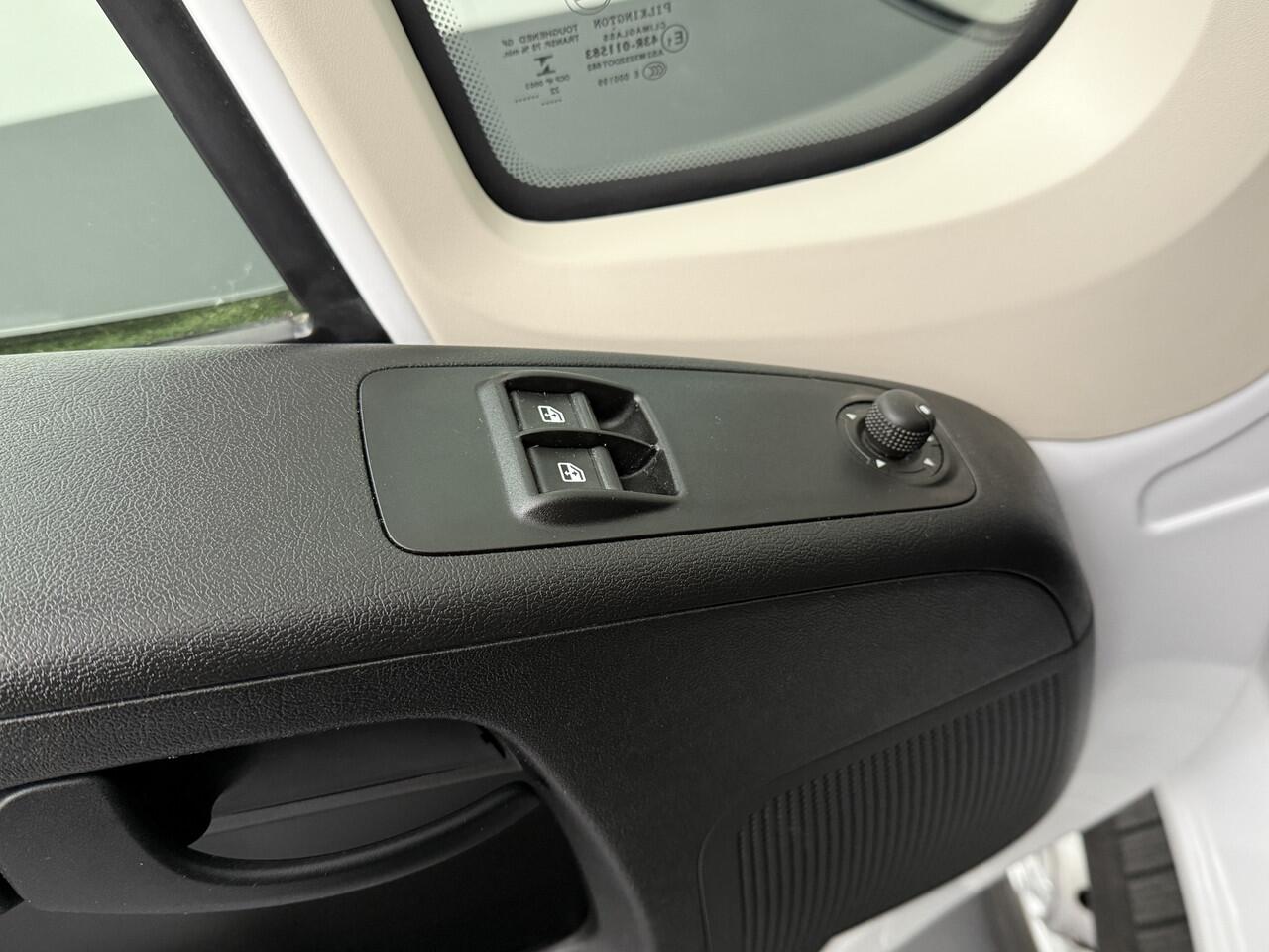 Opel MOVANO 2.3CDTi 140PK Bakwagen+Laadlift | Airco | Camera | 3-Persoons | Dakspoiler