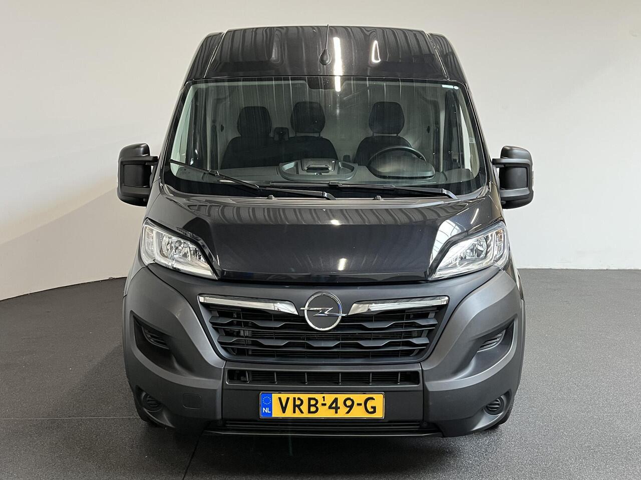 Opel MOVANO 140 PK L2H2 Edition Airco Navigatie Trekhaak Cruise control Nieuw Model Parkeersensoren