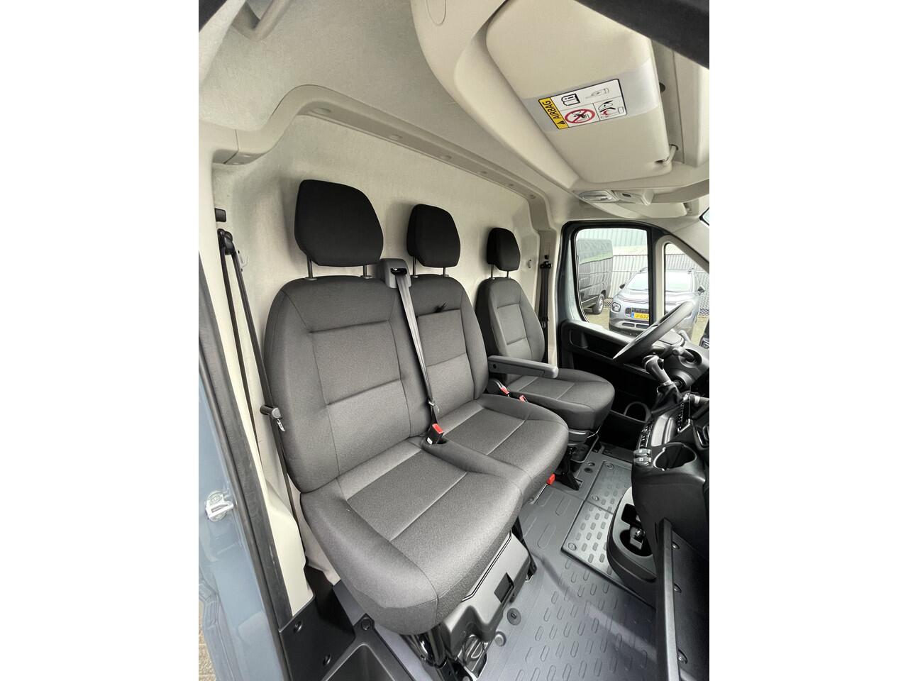 Opel MOVANO 140pk L2H2 3.5t (Camera - Automatische Airco - Navigatie - Apple Carplay - Digitaal dashboard - DAB)