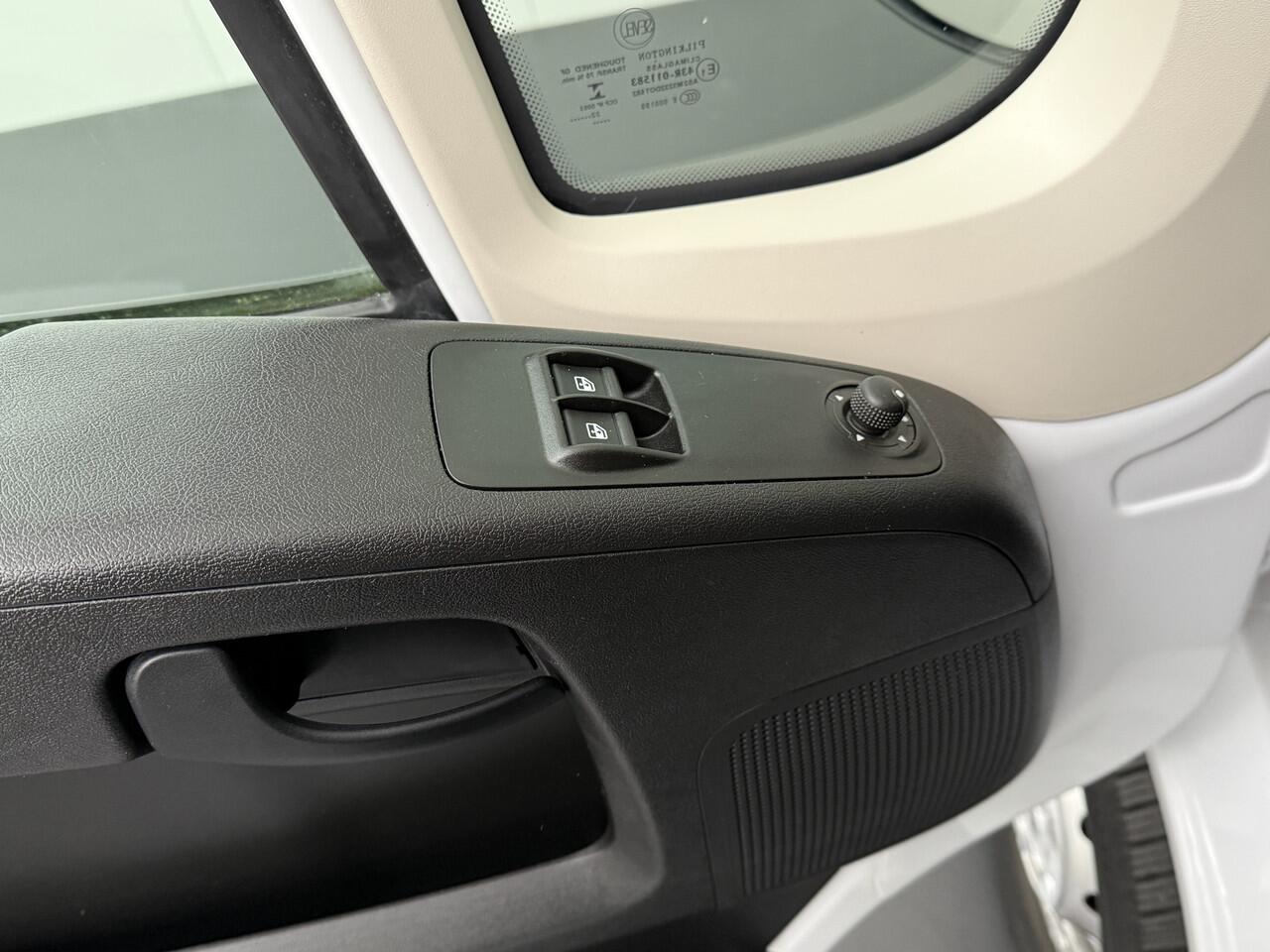 Opel MOVANO 2.3CDTi 140PK Bakwagen+Laadlift | Airco | Camera | 3-Persoons | Dakspoiler