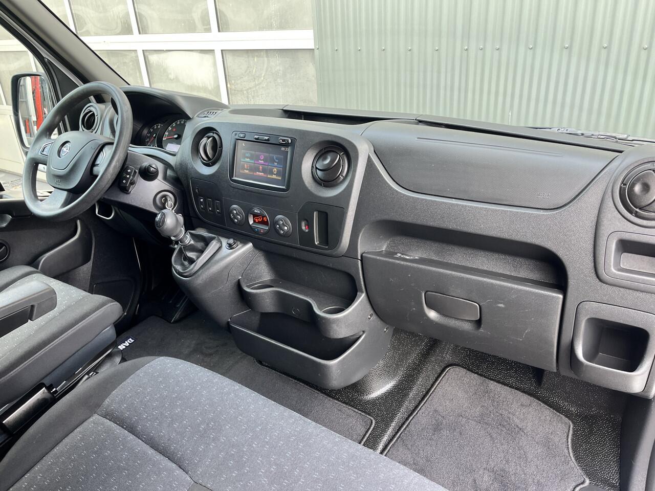 Opel MOVANO 2.3 CDTI BiTurbo L2H2 Kastinrichting Airco Cruise controle Trekhaak 2500kg trekgewicht Imperiaal Euro 6 3-Persoons Bpm vrij voor particulier gebruik!!