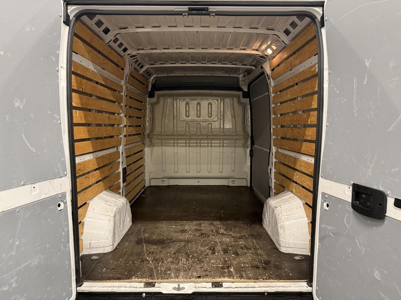 Opel MOVANO 2.2D 140 L2H2 Edition Opel Movano 2.2D 140 L2H2 Edition Airco Navi PDC Trekhaak Cruise control Nieuw Model