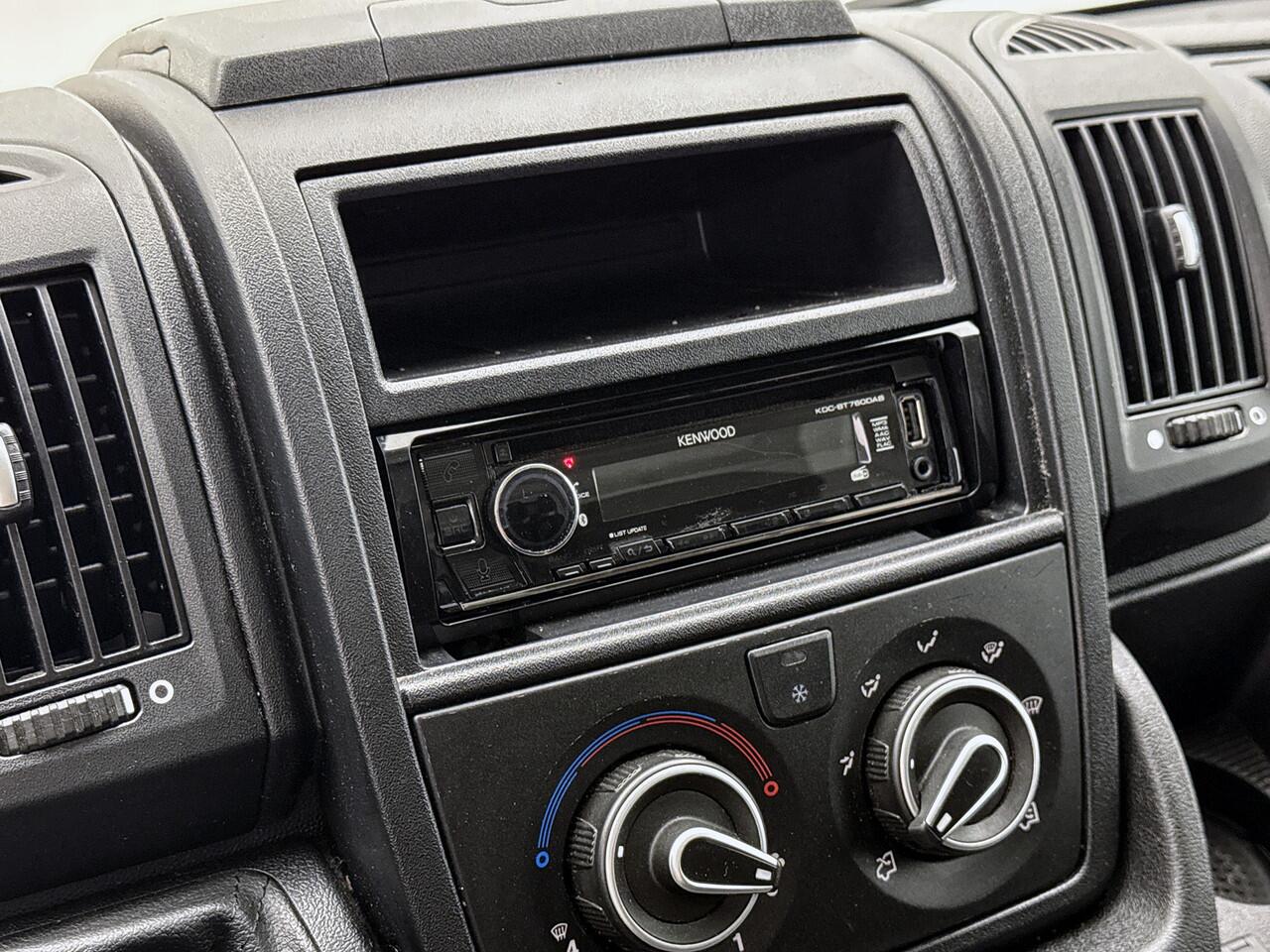 Opel MOVANO 2.2D 140pk Bakwagen met Laadklep Achteruitrijcamera Cruise Control Meubelbak