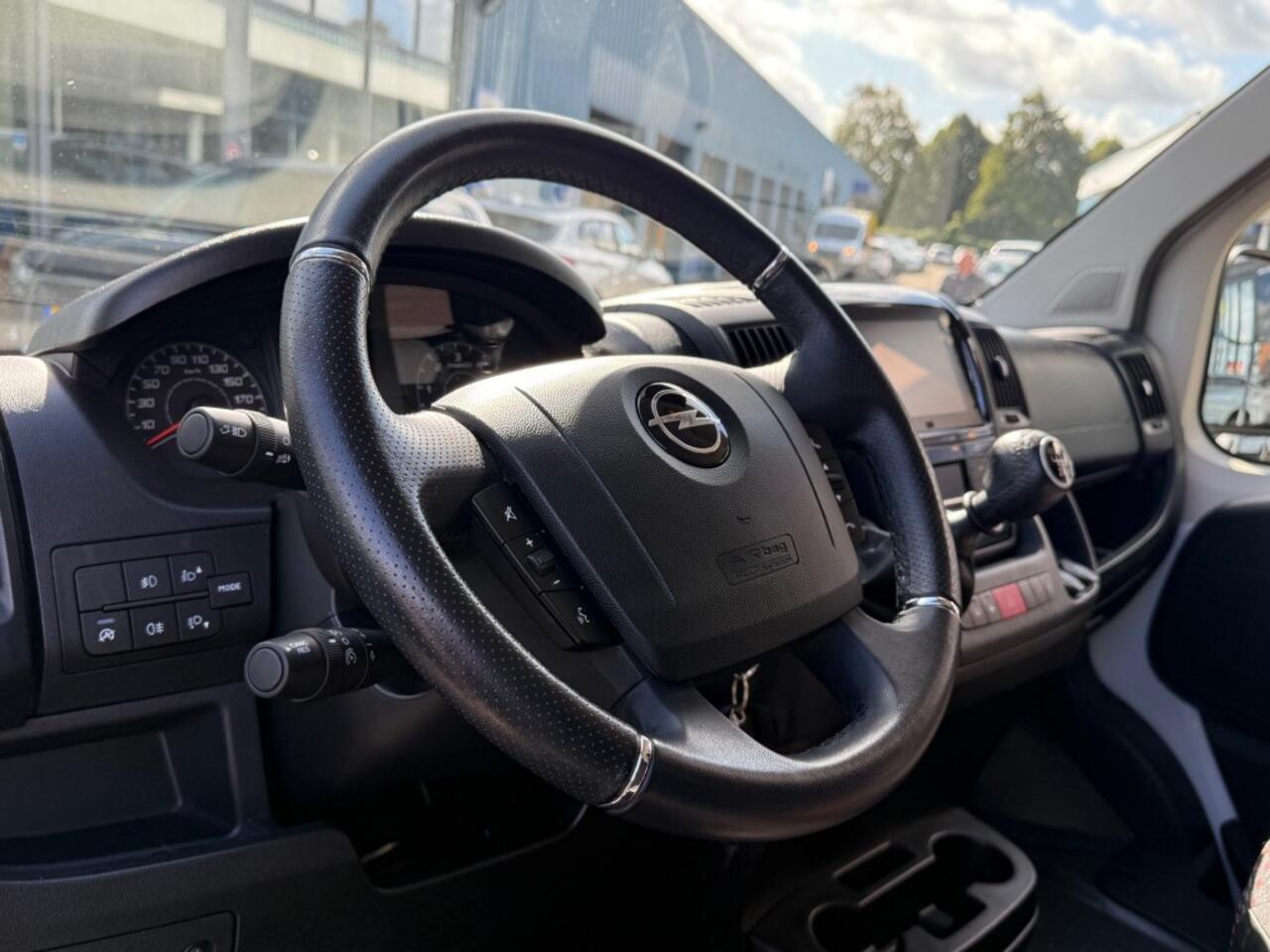 Opel MOVANO 2.2D L3H2 140PK 3.5T AIRCO NAVI PDC-CAMERA.