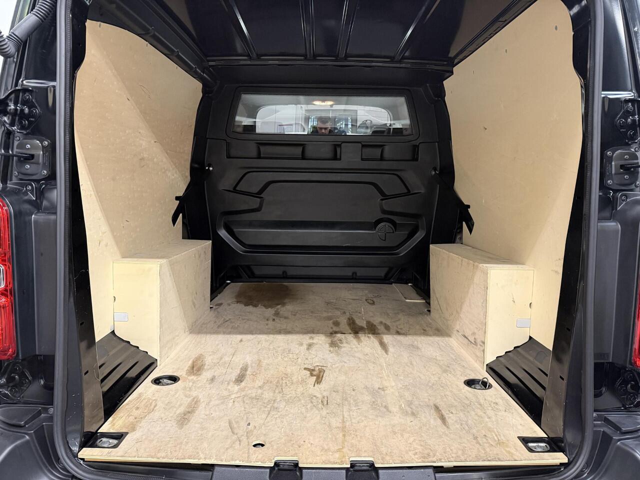 Opel VIVARO 2.0 CDTI L3H1 Edition Dubbele Cabine Airco Bluetooth Navi Trekhaak