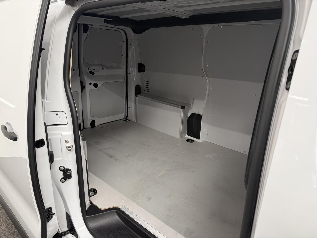 Opel VIVARO 2.0 CDTI L2H1 Edition 145PK Automaat Airco Navi Bluetooth Trekhaak