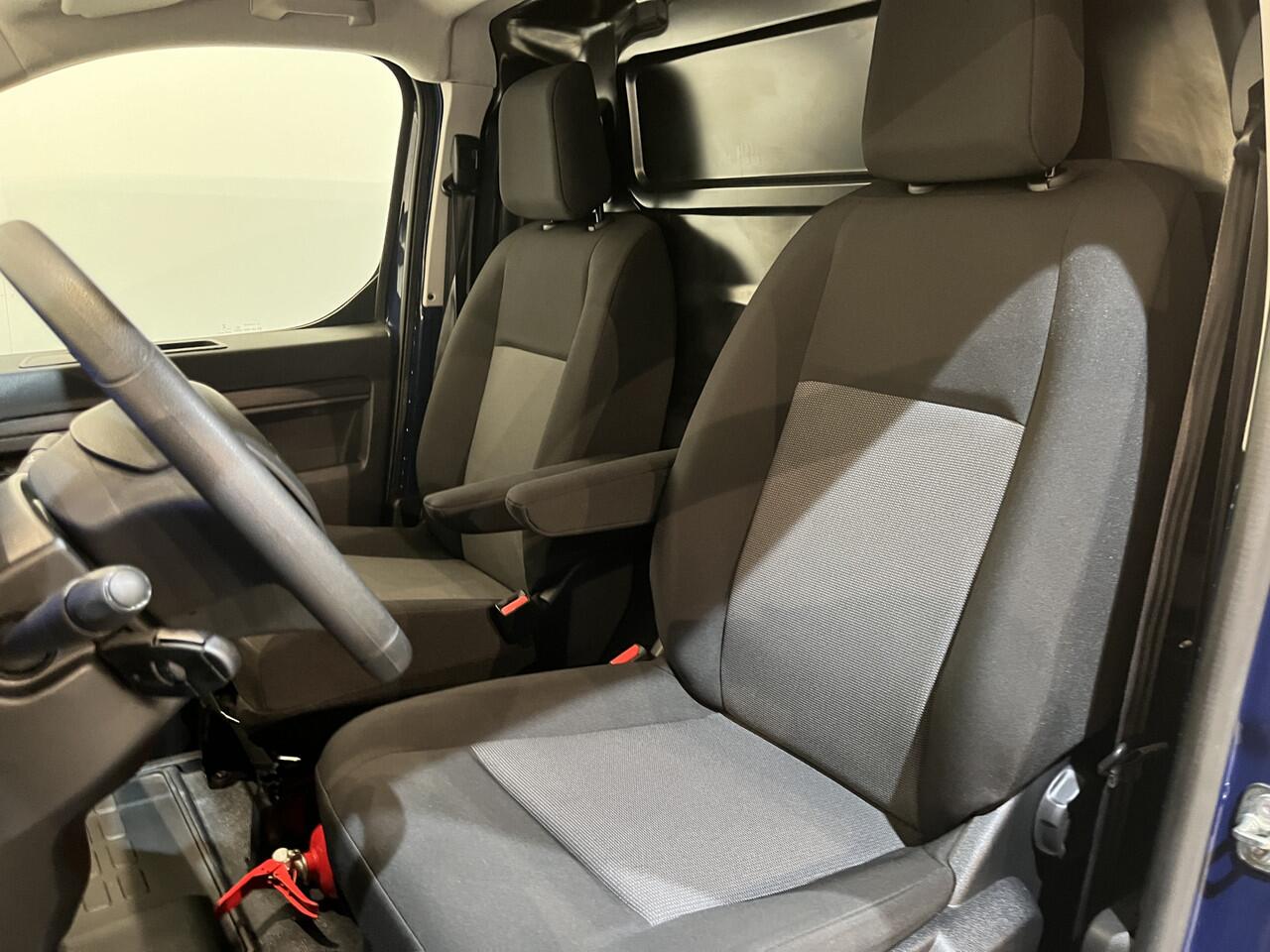 Opel VIVARO Vivaro-e L2H1 Edition 50 kWh / 100% Elektrisch !! / Airco / Cruise Control / CarPlay / Camera / Navigatie / 23.900 KM !!