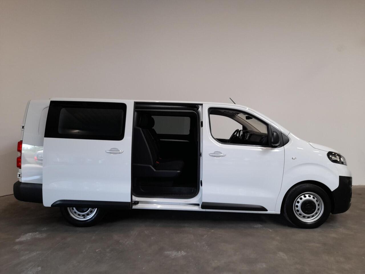 Opel VIVARO 2.0 CDTI L3H1 145PK Dubbele Cabine Edition Navigatie Trekhaak Cruise control Airco