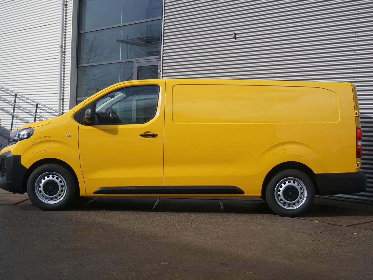 Opel VIVARO Electric L3 75 kWh | 0% rente | 8 jaar garantie | Apple Carplay | achteruitrijcamera | Comfort tussenschot | rijklaarprijs