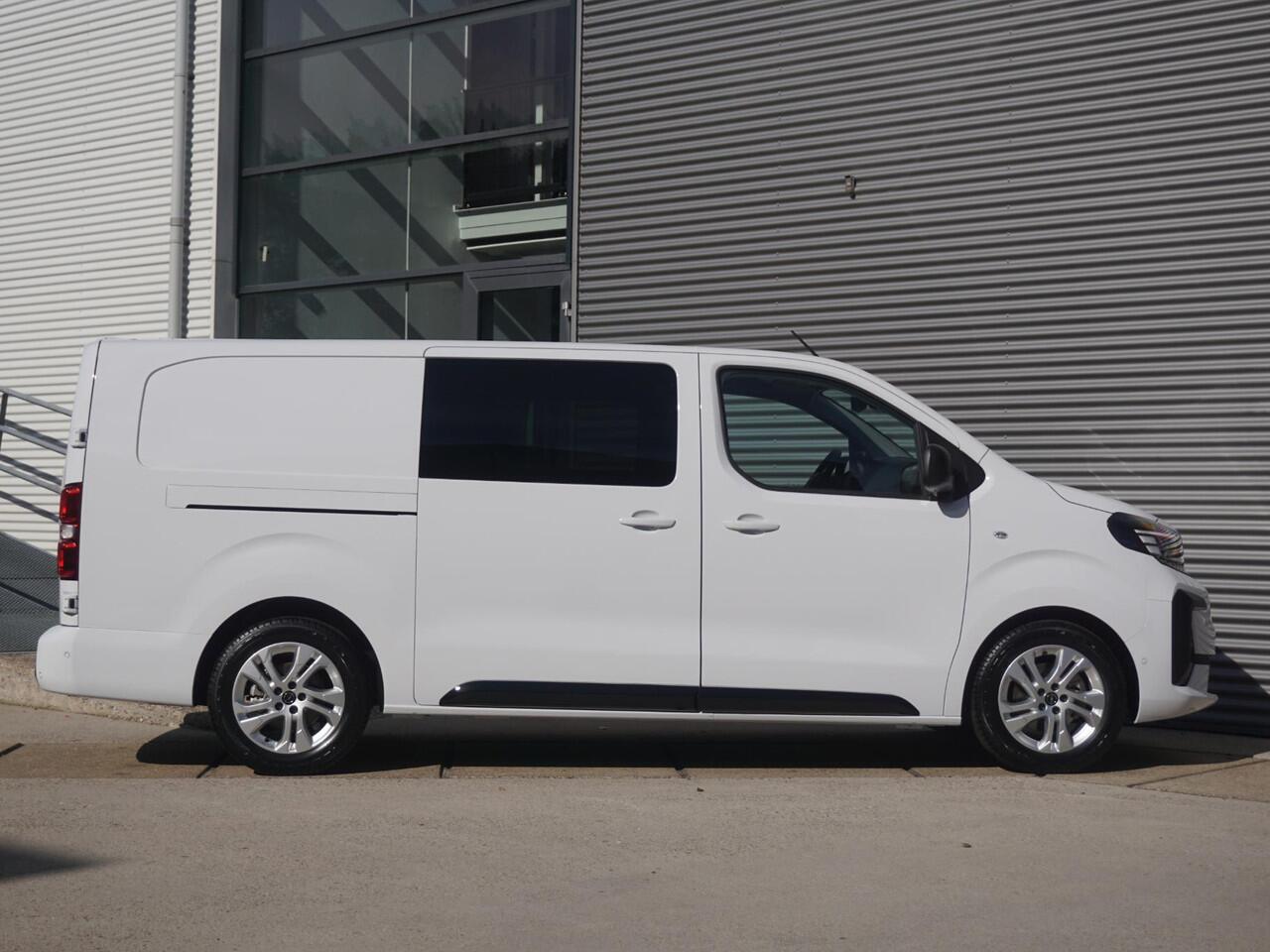 Opel VIVARO Electric 75 kWh Dubbele Cabine | 2x schuifdeur | 8 jaar garantie | Dynamic Surround View Pakket | Exterieur pakket | Comfort Pakket | Winterpakket | Apple Carplay | rondom zicht camera's | LM velgen | Dodehoek detectie | parkeersensoren voor & achter | be