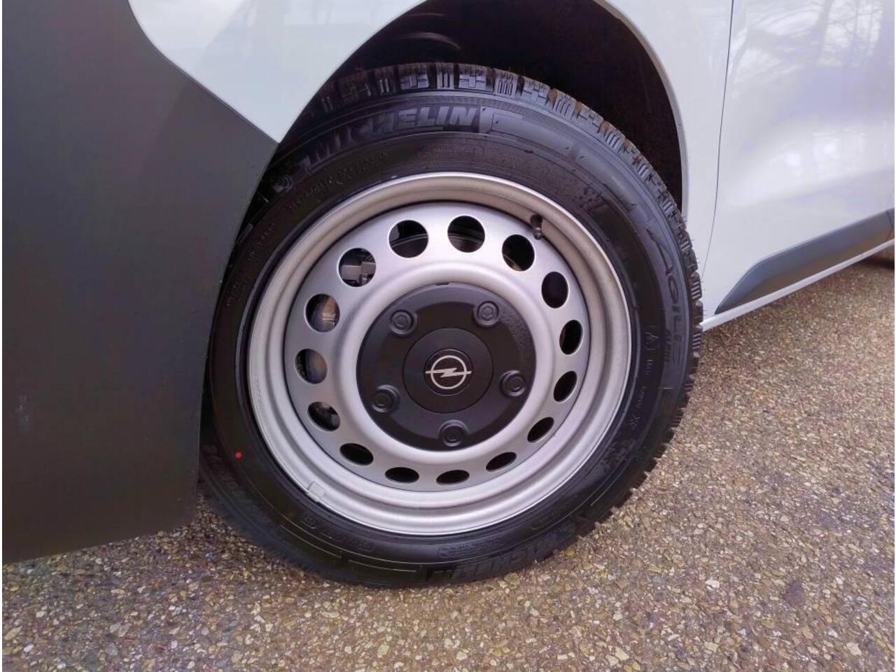 Opel VIVARO Electric L3 75 kWh 136pk | 8 jaar garantie | 0% financial lease | Multimedia | Apple Carplay | Android Auto | Achteruitrijcamera | Parkeersensoren voor en achter | Digitale cockpit | Stuurwielbediening | Tussenwand comfort met raam | Bestuurdersstoel comf