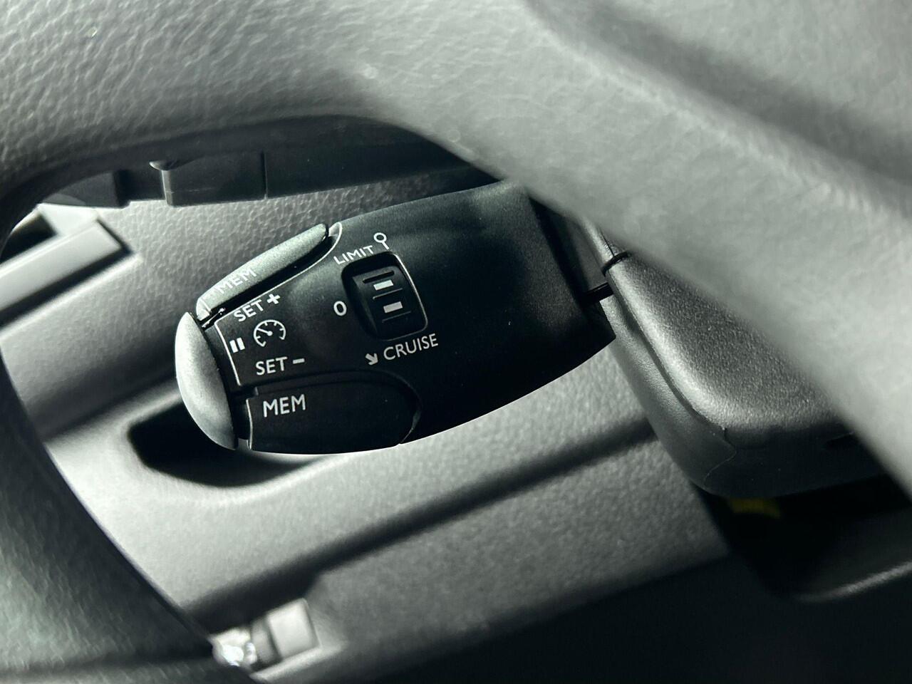 Opel VIVARO 2.0 BlueHDi 145PK L3 Automaat Airco Navigatie Trekhaak Sidebars 3-Zits