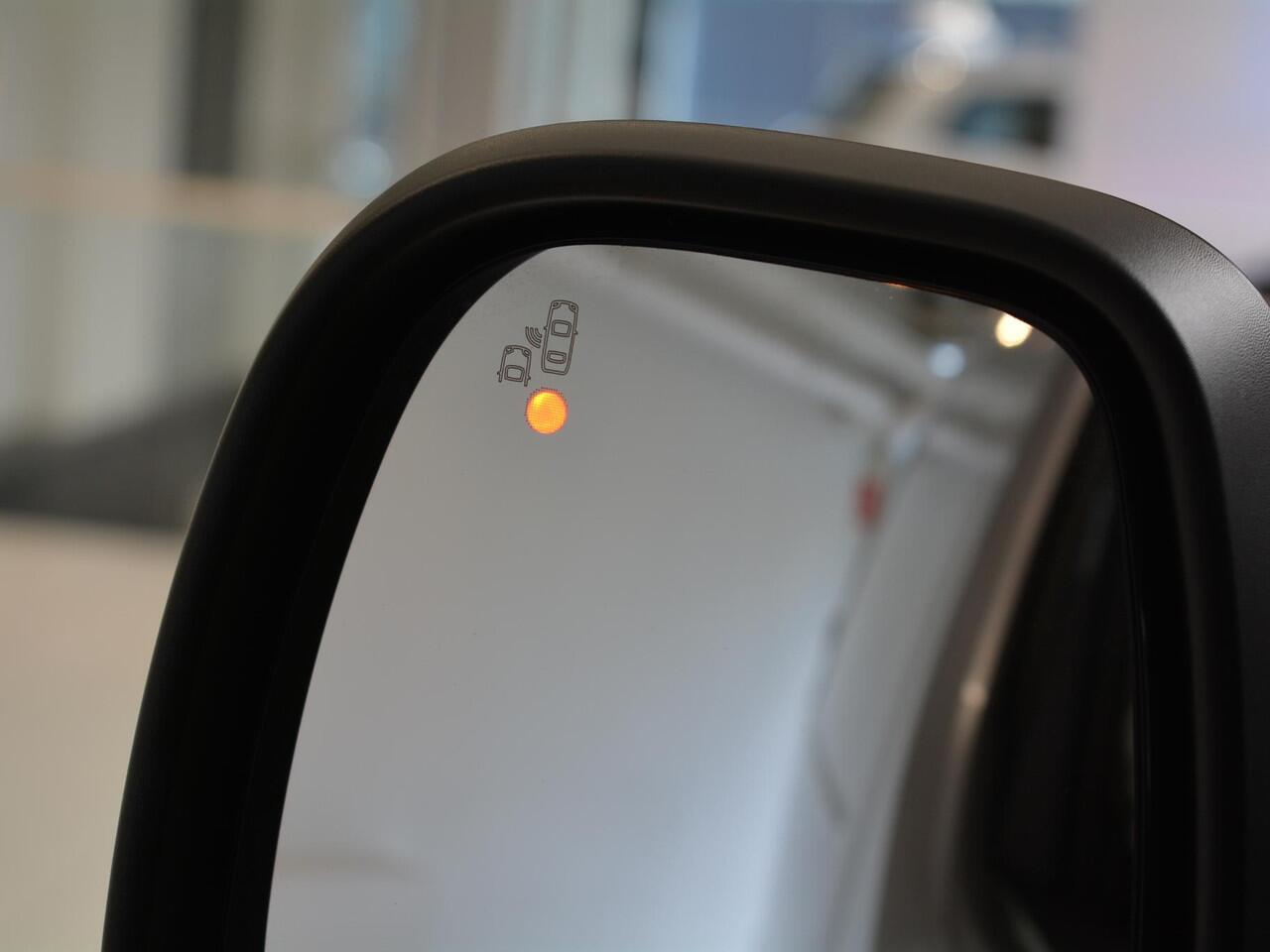 Opel VIVARO Electric L2 75 kWh | 8 jaar garantie | Surround View Pakket | Comfort scheidingswand | dodehoek detectie | 3 zitplaatsen | rijklaarprijs