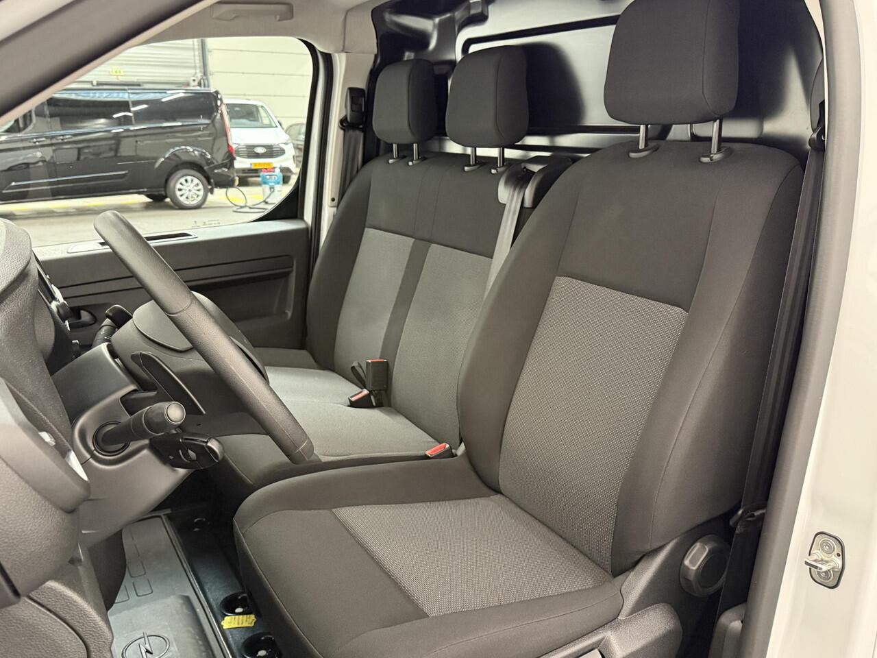 Opel VIVARO 2.0 CDTI L2H1 Edition 145PK Automaat Airco Navi Bluetooth Trekhaak