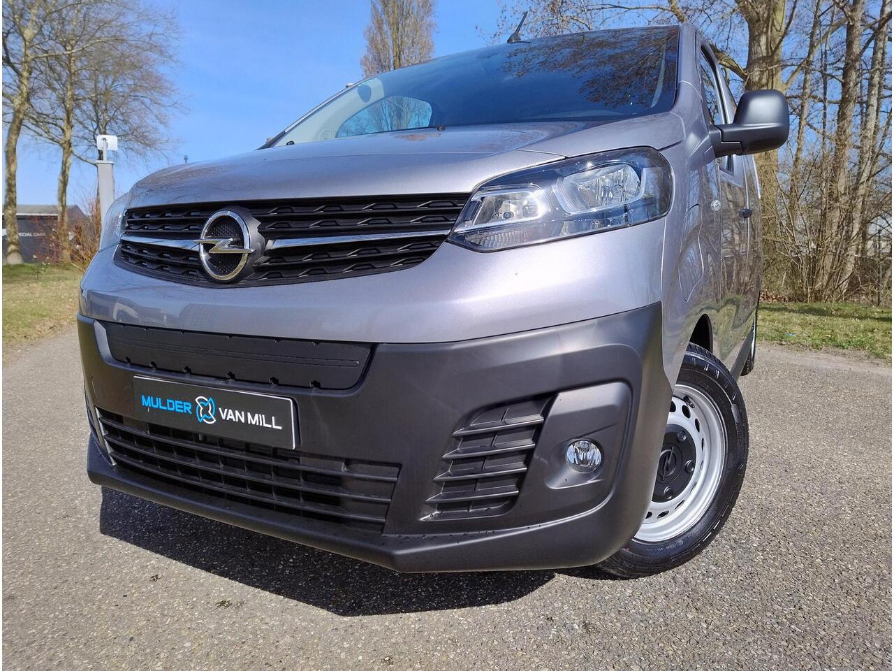 Opel VIVARO Vivaro-e L3 75 kWh 136pk AUTOMAAT | NAVI | Multimedia | Apple Carplay | Android Auto | DAB+ radio | Parkeersensoren achter | Bestuurdersstoel comfort | Bank voorpassagiers met opbergruimte| ECall pakket met geprogrammeerd voorverwarmen | Laadkabel | Airco