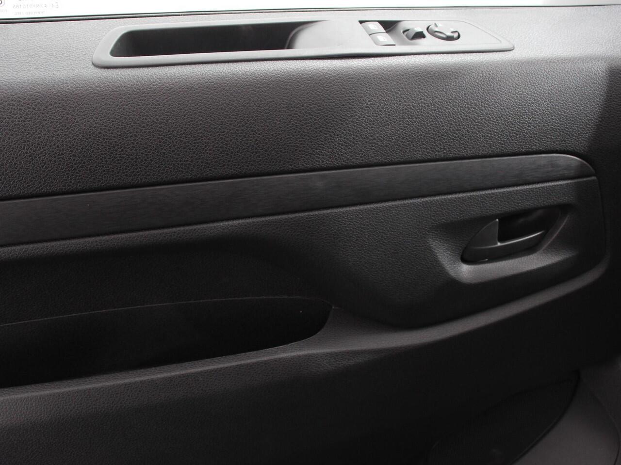 Opel VIVARO 2.0 BlueHDi 180 S&S L3 Automaat DEMO! Apple Carplay / Android Auto Parkeersensoren V+A Trekhaak Camera Navigatie Cruise Control LED koplampen houten afwerking laadruimte