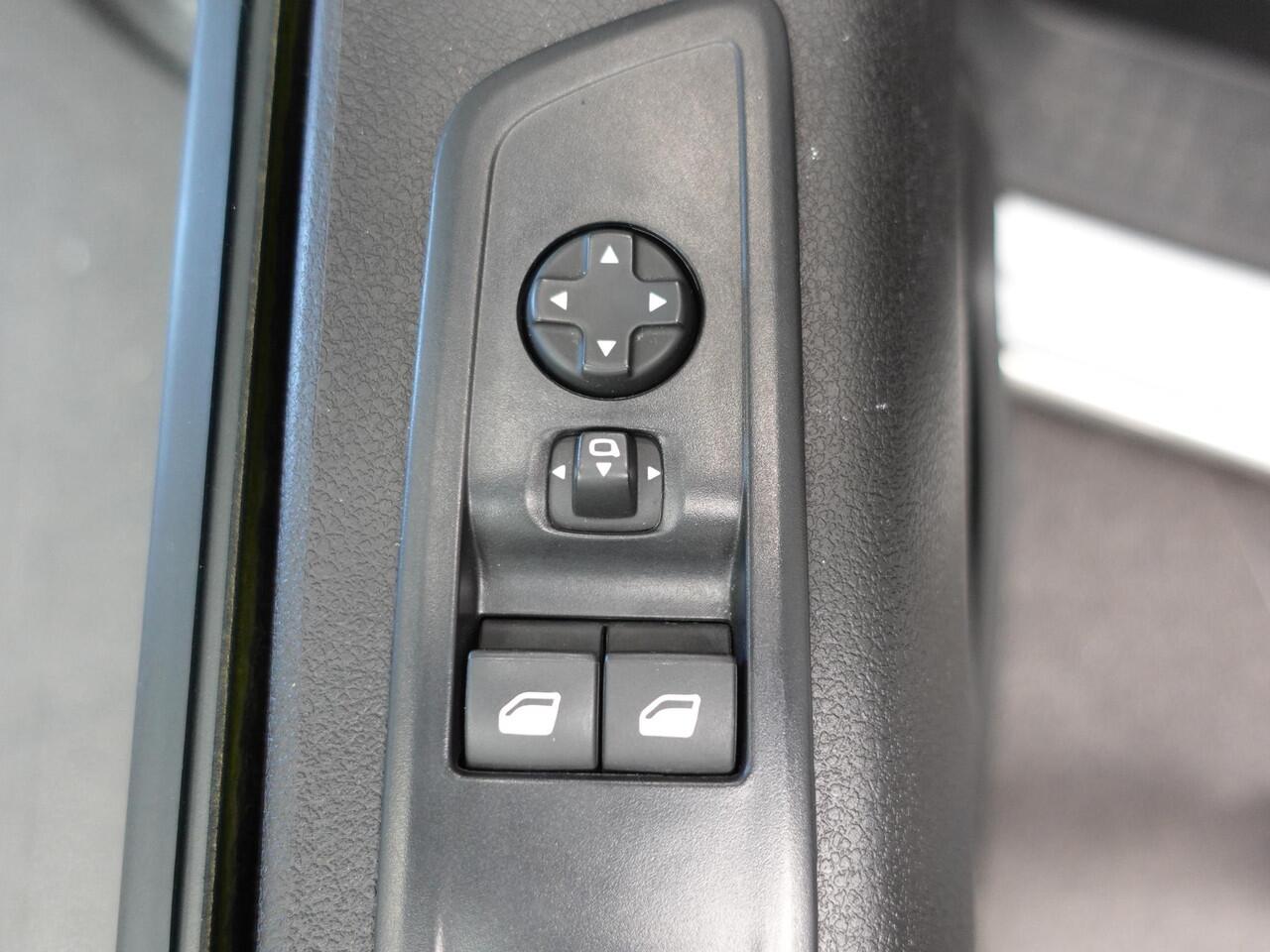 Opel VIVARO 2.0 BlueHDi L2 145PK Automaat Airco Navi Cruise Trekhaak Carplay