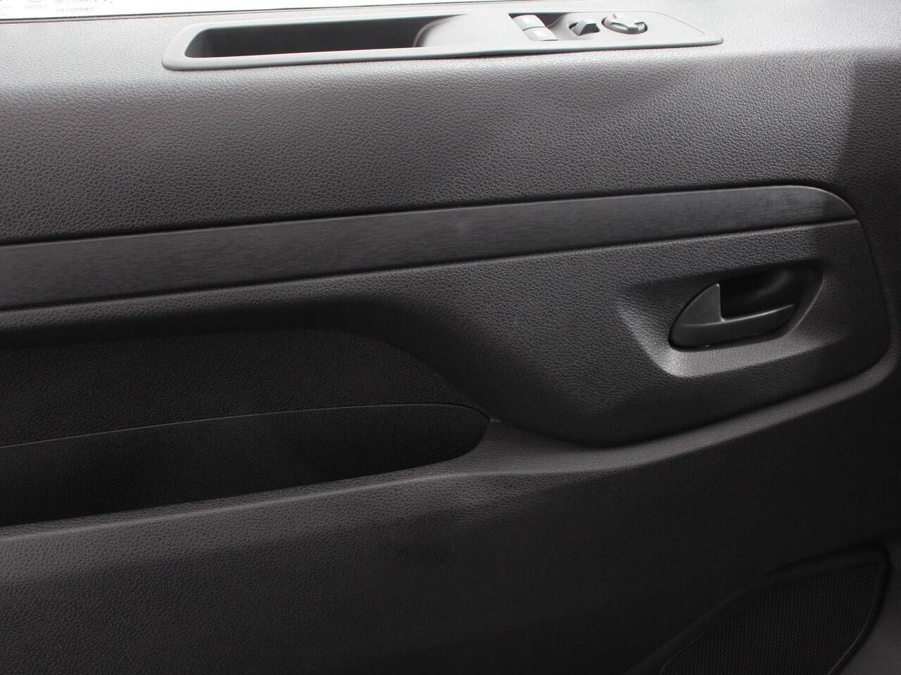 Opel VIVARO 2.0 BlueHDi 180 S&S L3 Automaat | Navigatie | Apple Carplay / Android Auto | Parkeersensoren V+A | Trekhaak | Camera | Cruise Control | LED koplampen | houten afwerking laadruimte