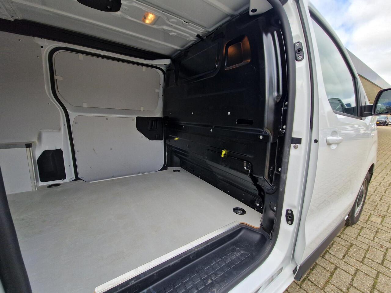 Opel VIVARO 2.0 Diesel 145 L3 | Climate & Cruise Control | Navigatie | Achteruitrijd Camera | Laadruimte Pakket |