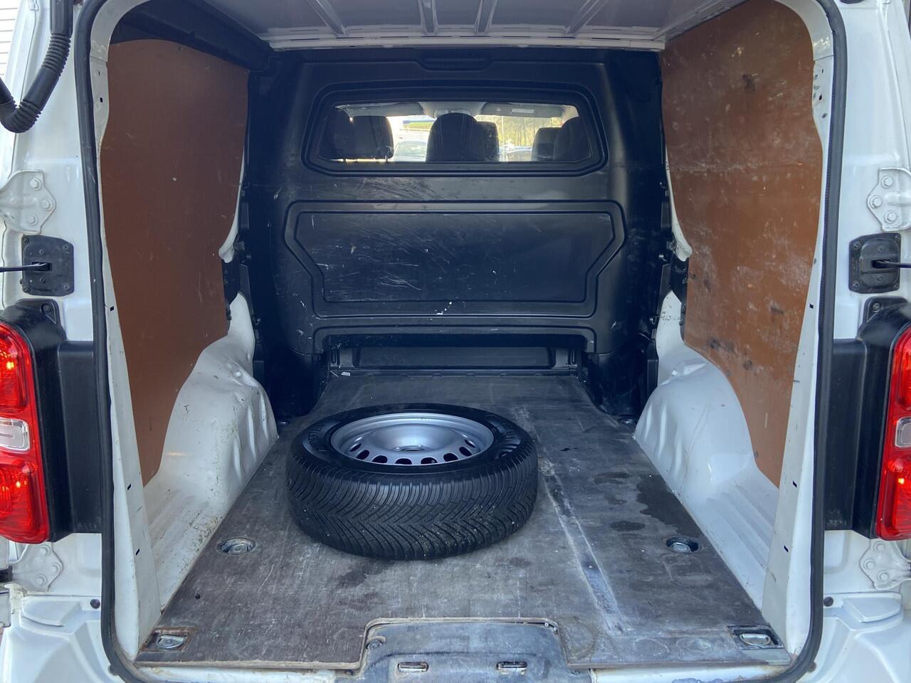 Opel VIVARO Innovation+ 2.0 CDTI 150pk DC | EURO 6 | NAVI PRO 7" | BETIMMERING | SIDEBARS | DUBBELE CABINE | 6-ZITPLAATSEN | CAMERA+SENSOREN |