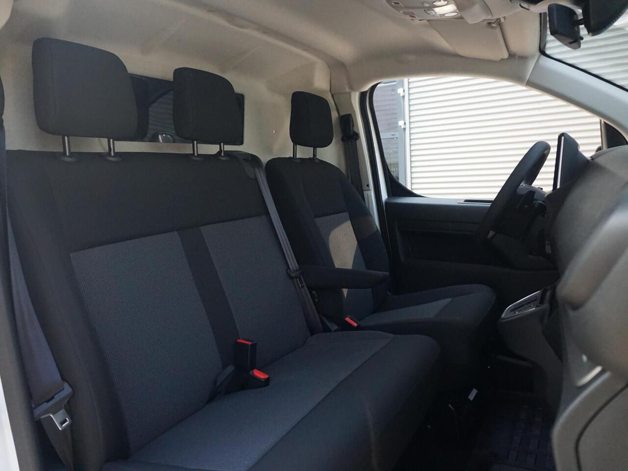 Opel VIVARO Electric L2 75 kWh | 0% rente | 8 jaar garantie | e-PTO 400V | navigatie incl. Apple Carplay | camera | rijklaarprijs
