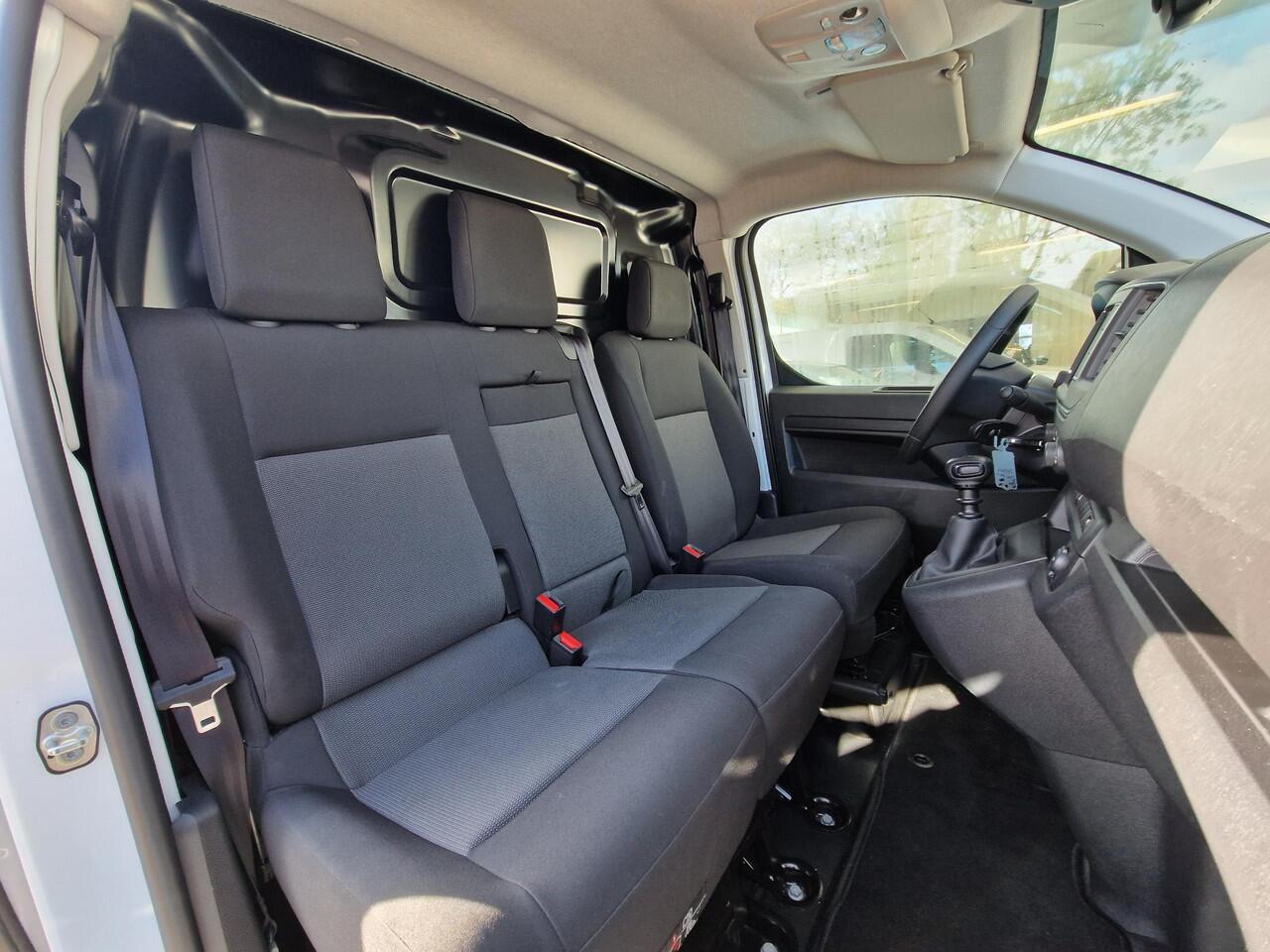 Opel VIVARO 2.0 Diesel 145pk L3 | Navigatie | Achteruitrijcamera | Airco | Bluetooth | Cruise control | DAB | Parkeersensoren | 3 zitplaatsen