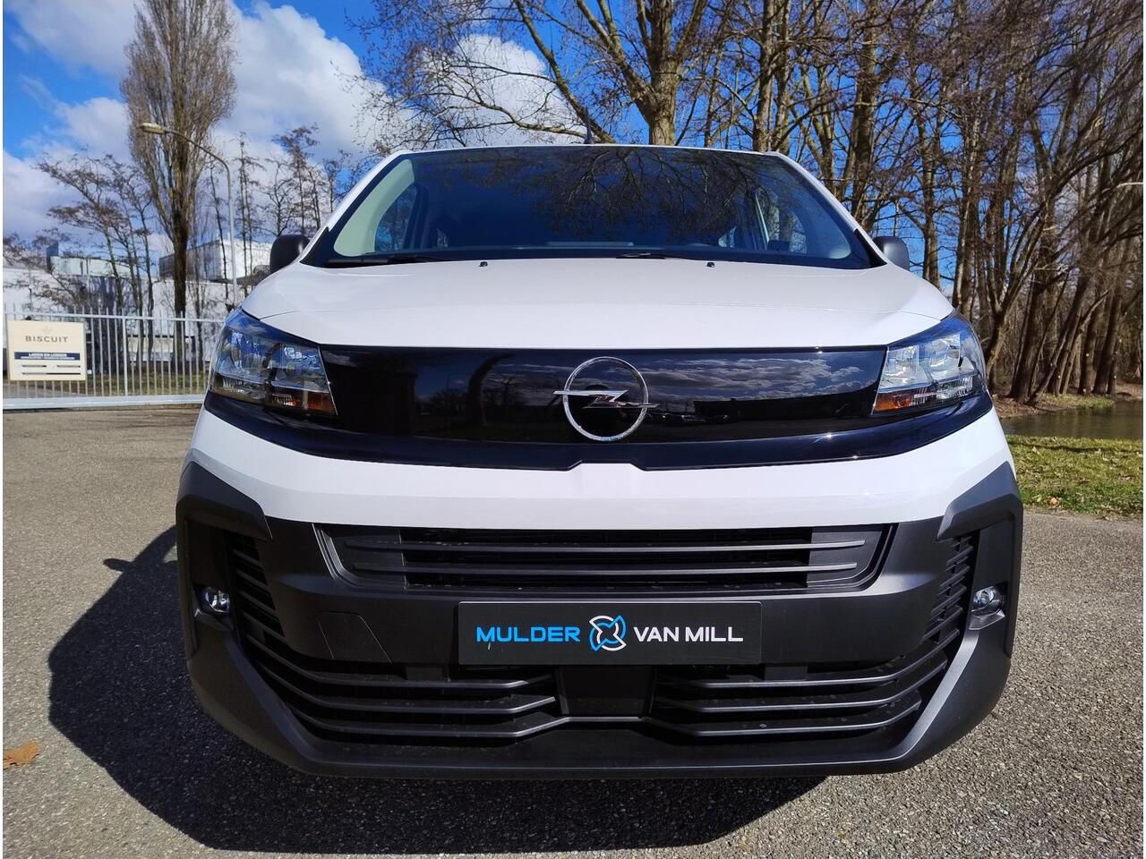 Opel VIVARO L3 DC 1.5 BlueHDI 120pk | BPM vrij | Dubbele Cabine | 6-zits | Houten afwerking laadruimte | Multimedia | NAVI | Apple Carplay | Android Auto | Parkeersensoren achter | Multifunctioneel stuurwiel | Elektrisch inklapbare spiegels | Bestuurdersstoel comfor