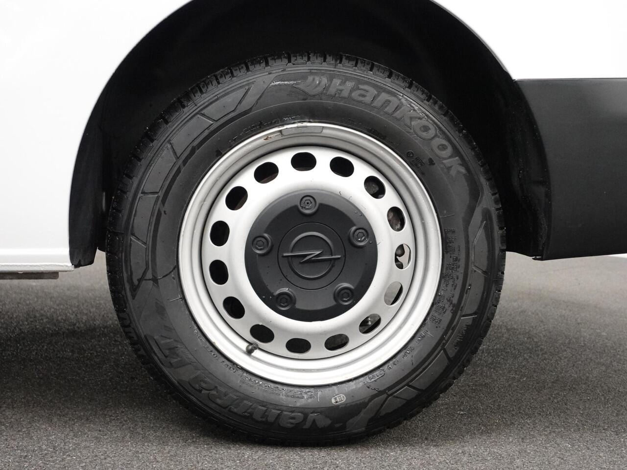 Opel VIVARO 1.5 CDTI L3H1 Edition Navigatie Cruise control Camera Airco Trekhaak 3Zits