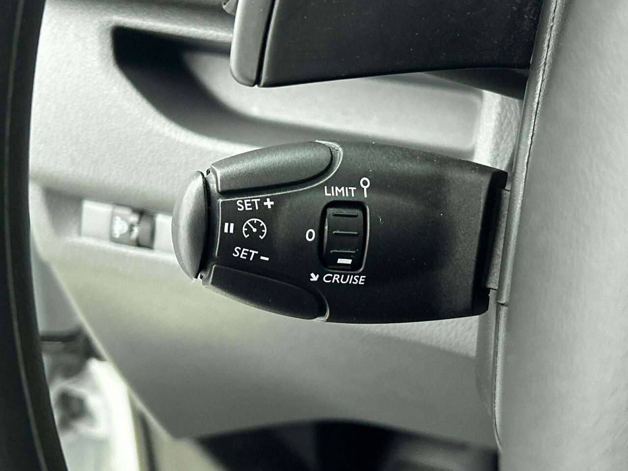 Opel VIVARO 2.0 145 pk L3H1 Edition Automaat Navigatie Cruise control Camera Airco Trekhaak