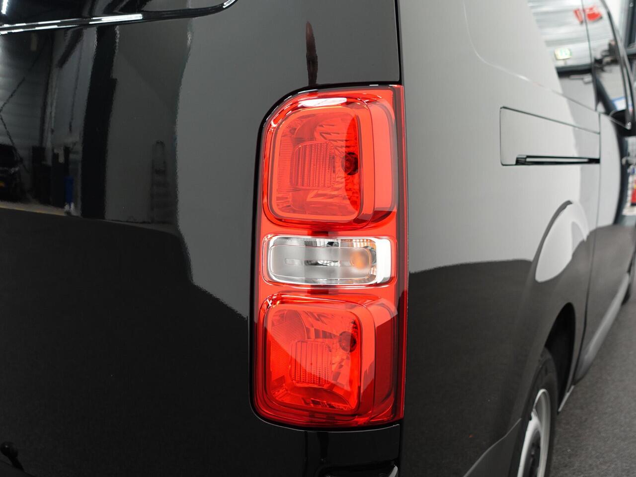 Opel VIVARO 145pk L3H1 Automaat Navigate Trekhaak Cruise control Apple Carplay Camera