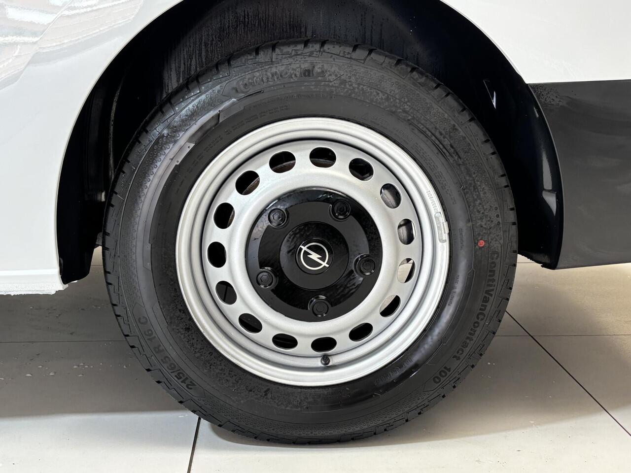 Opel VIVARO Electric L3 75 kWh | 0% rente | 8 jaar garantie | Surround View Pakket | Dodehoek detectie | Apple Carplay | camera | parkeersensoren voor & achter | Comfort scheidingswand | rijklaarprijs