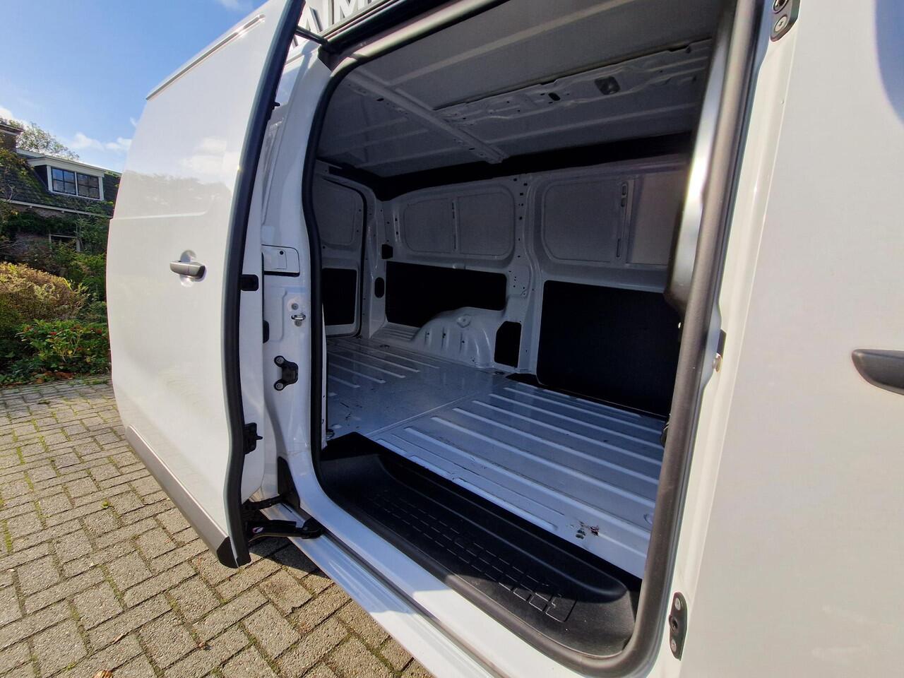 Opel VIVARO 2.0 Diesel 145pk L3 | Navigatie | Achteruitrijcamera | Airco | Bluetooth | Cruise control | DAB | Parkeersensoren | 3 zitplaatsen