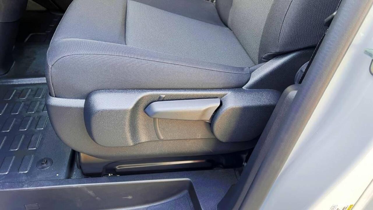 Opel VIVARO Electric L3 75 kWh 136pk | 8 jaar garantie | 0% financial lease | Multimedia | Apple Carplay | Android Auto | Achteruitrijcamera | Parkeersensoren voor en achter | Digitale cockpit | Stuurwielbediening | Tussenwand comfort met raam | Bestuurdersstoel comf