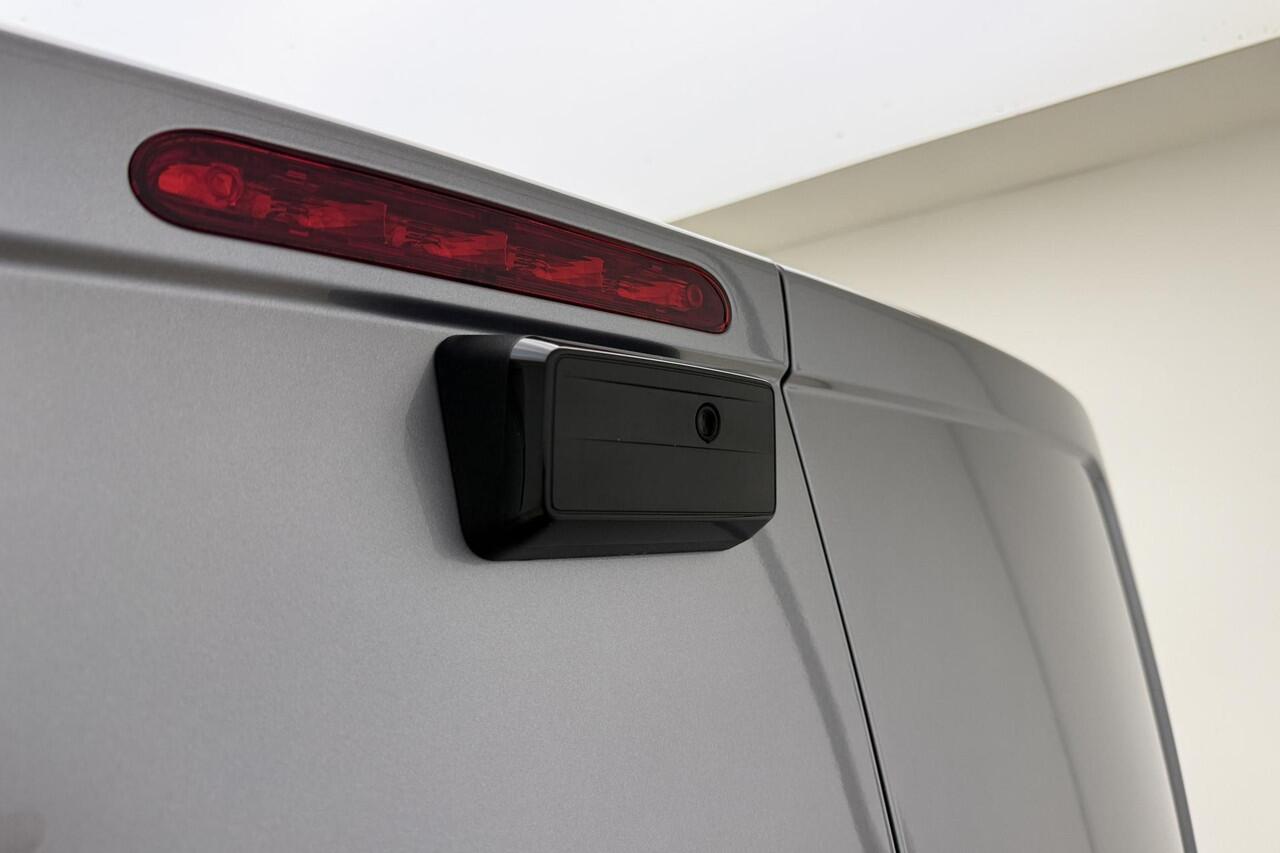 Opel VIVARO Electric L3 75 kWh DC | Schuifdeur links | Laadruimte afwerking | LED verlichting | Bumpers in carrosserie kleur | Stoel/stuurverwarming | Camera binnenspiegel | Navigatie