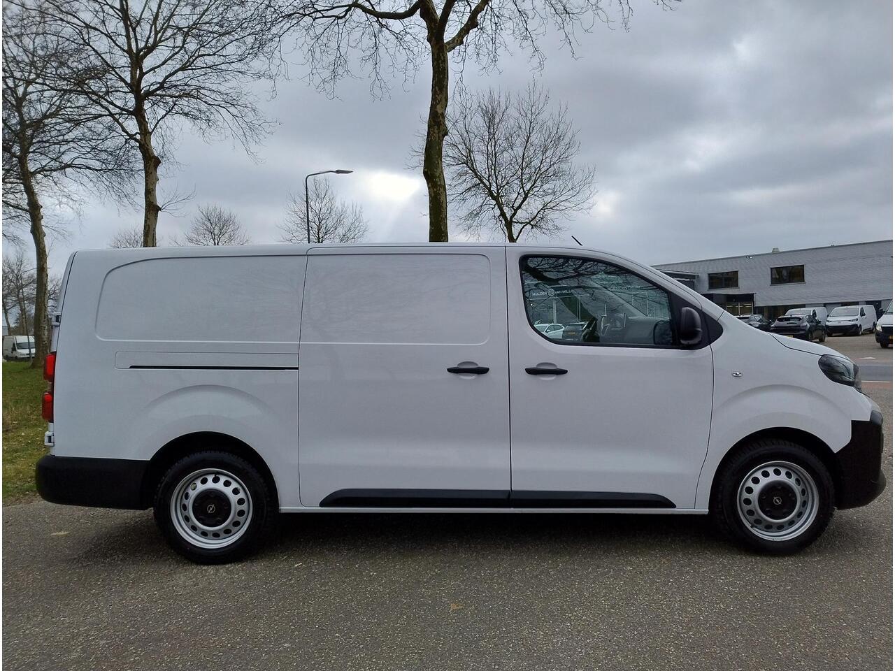 Opel VIVARO L3 1.5 BlueHDI 120pk | BPM vrij | Houten afwerking laadruimte | Multimedia | NAVI | Apple Carplay | Android Auto | Parkeersensoren achter | Multifunctioneel stuurwiel | Elektrisch inklapbare spiegels | Bestuurdersstoel comfort | Bank voorpassagiers | van 