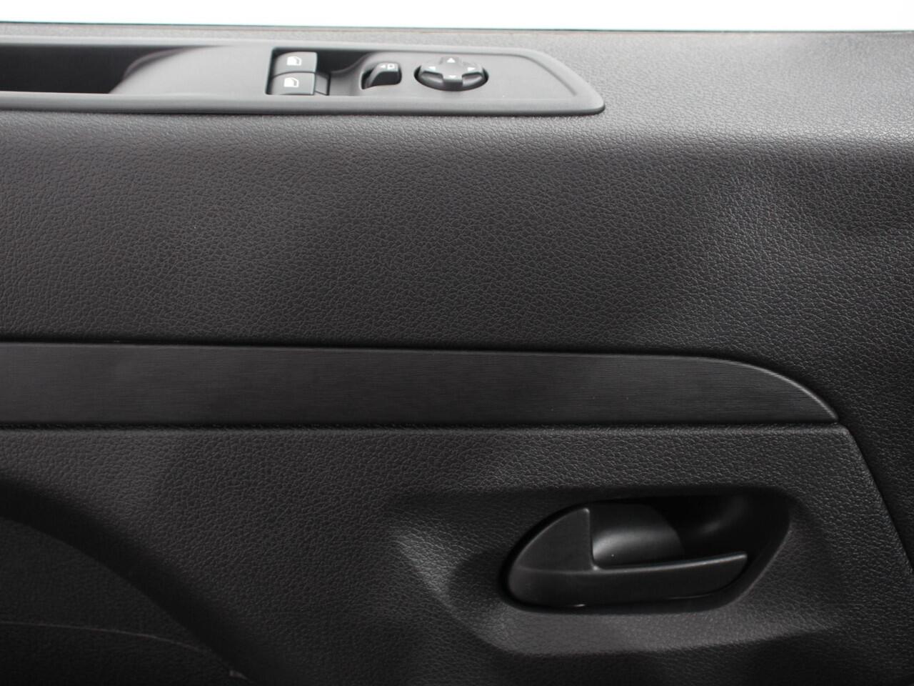 Opel VIVARO 2.0 BlueHDi 180 S&S L3 Automaat Apple Carplay / Android Auto Parkeersensoren V+A Trekhaak Camera Navigatie Cruise Control LED koplampen houten afwerking laadruimte