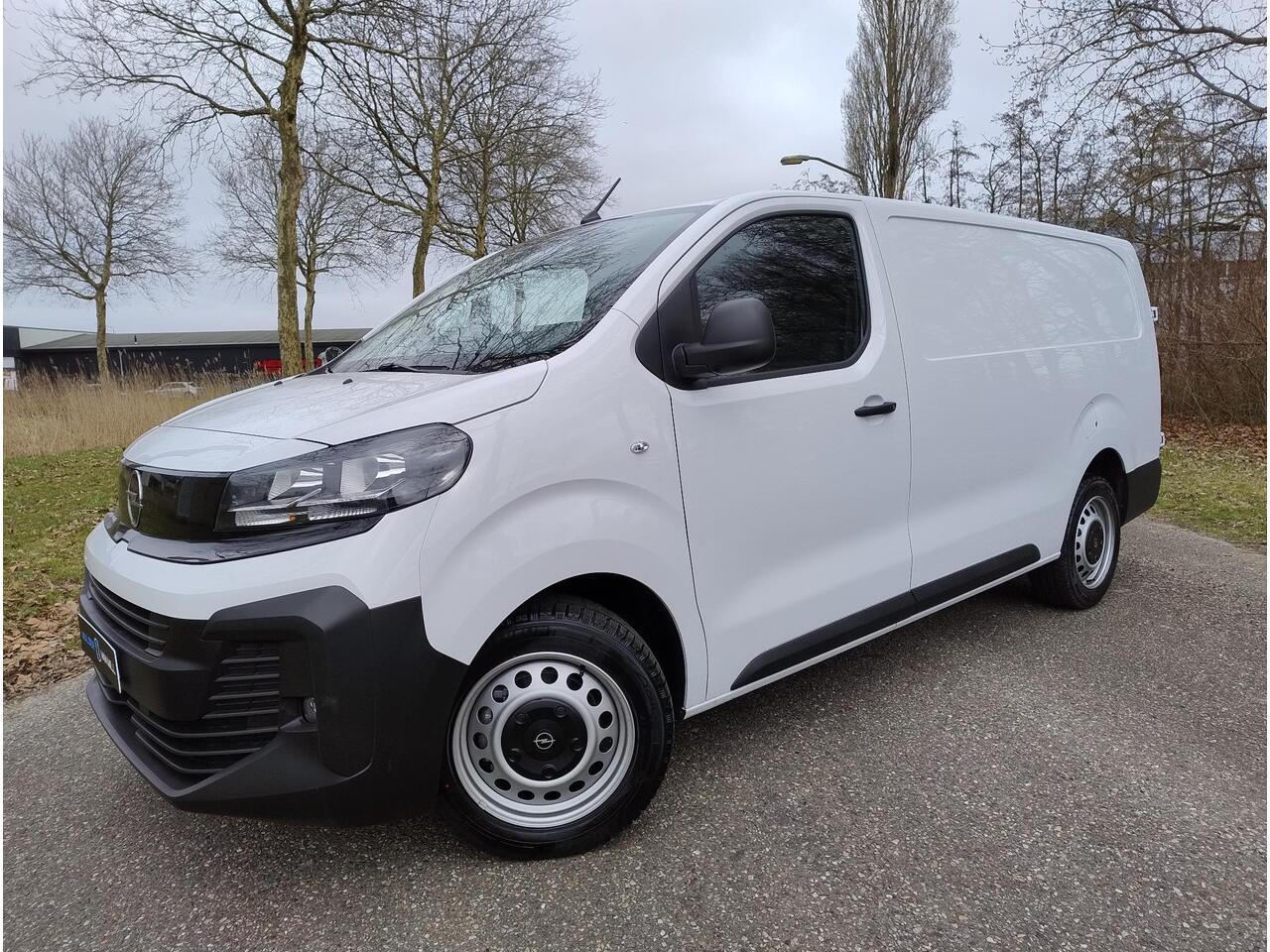 Opel VIVARO L3 1.5 BlueHDI 120pk | BPM vrij | Houten afwerking laadruimte | Multimedia | NAVI | Apple Carplay | Android Auto | Parkeersensoren achter | Multifunctioneel stuurwiel | Elektrisch inklapbare spiegels | Bestuurdersstoel comfort | Bank voorpassagiers | van 