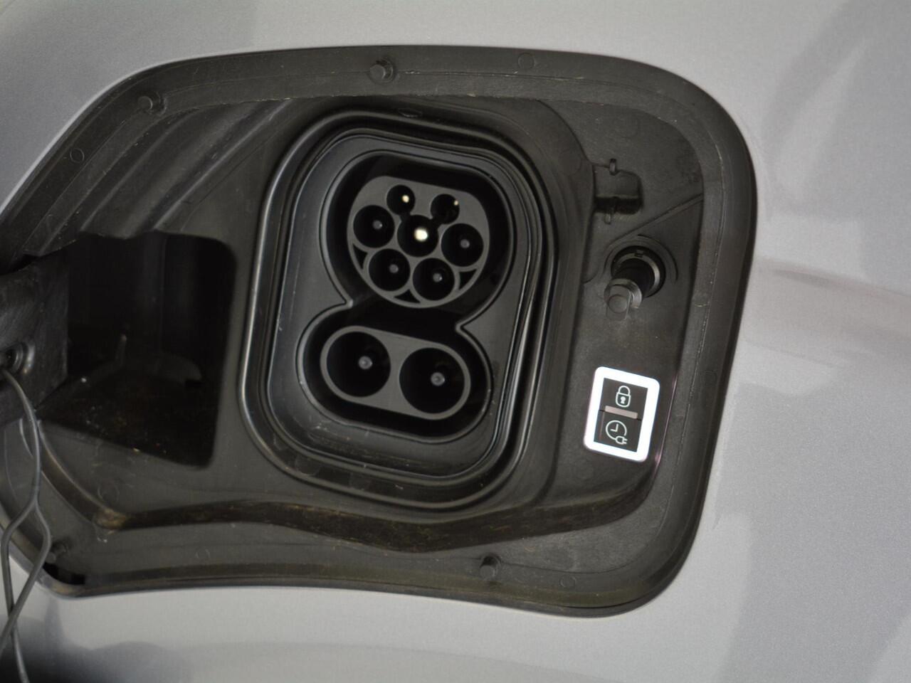 Opel VIVARO Electric L2 75 kWh | 8 jaar garantie | Surround View Pakket | Comfort scheidingswand | dodehoek detectie | 3 zitplaatsen | rijklaarprijs