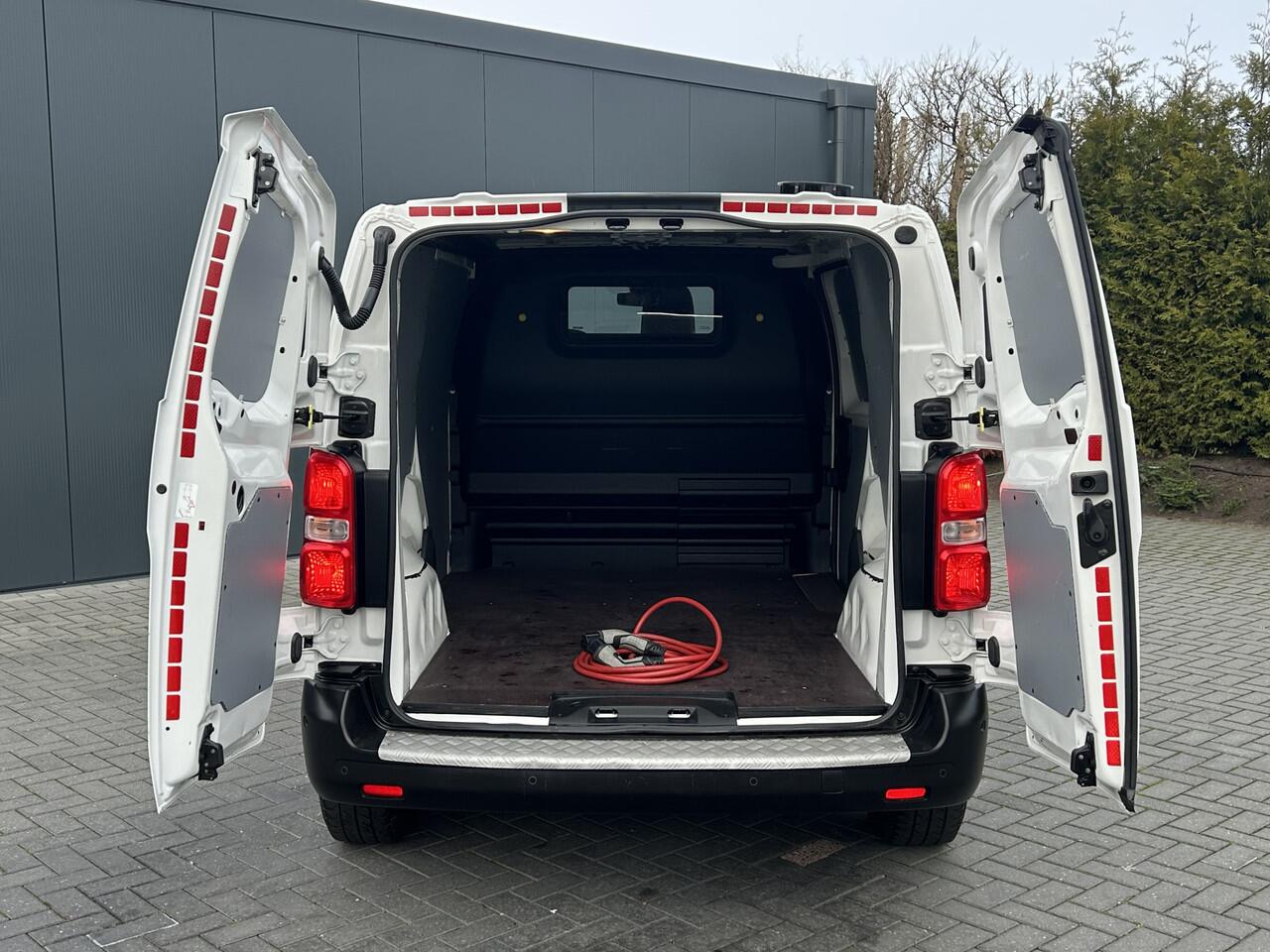 Opel VIVARO Vivaro-e 75 kWh / L2H1 / 1e EIG. / SOH 9 / 100% ELEKTRISCH / 83.954 KM !! / AIRCO / CRUISE / NAVI / CARPLAY / CAMERA / 3-ZITS