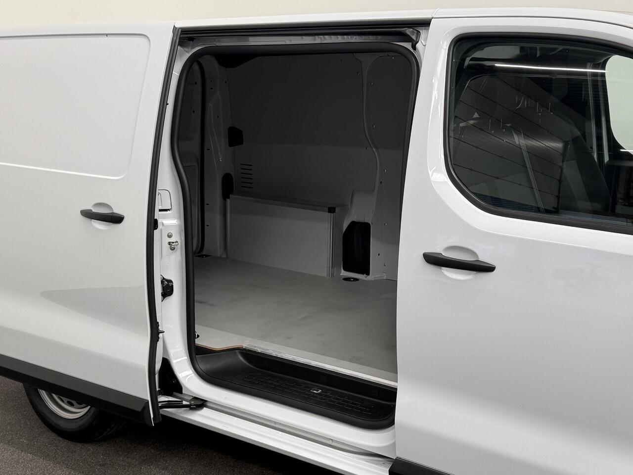 Opel VIVARO 2.0 CDTI L2H1 Edition 145PK Automaat Airco Navi Bluetooth Trekhaak