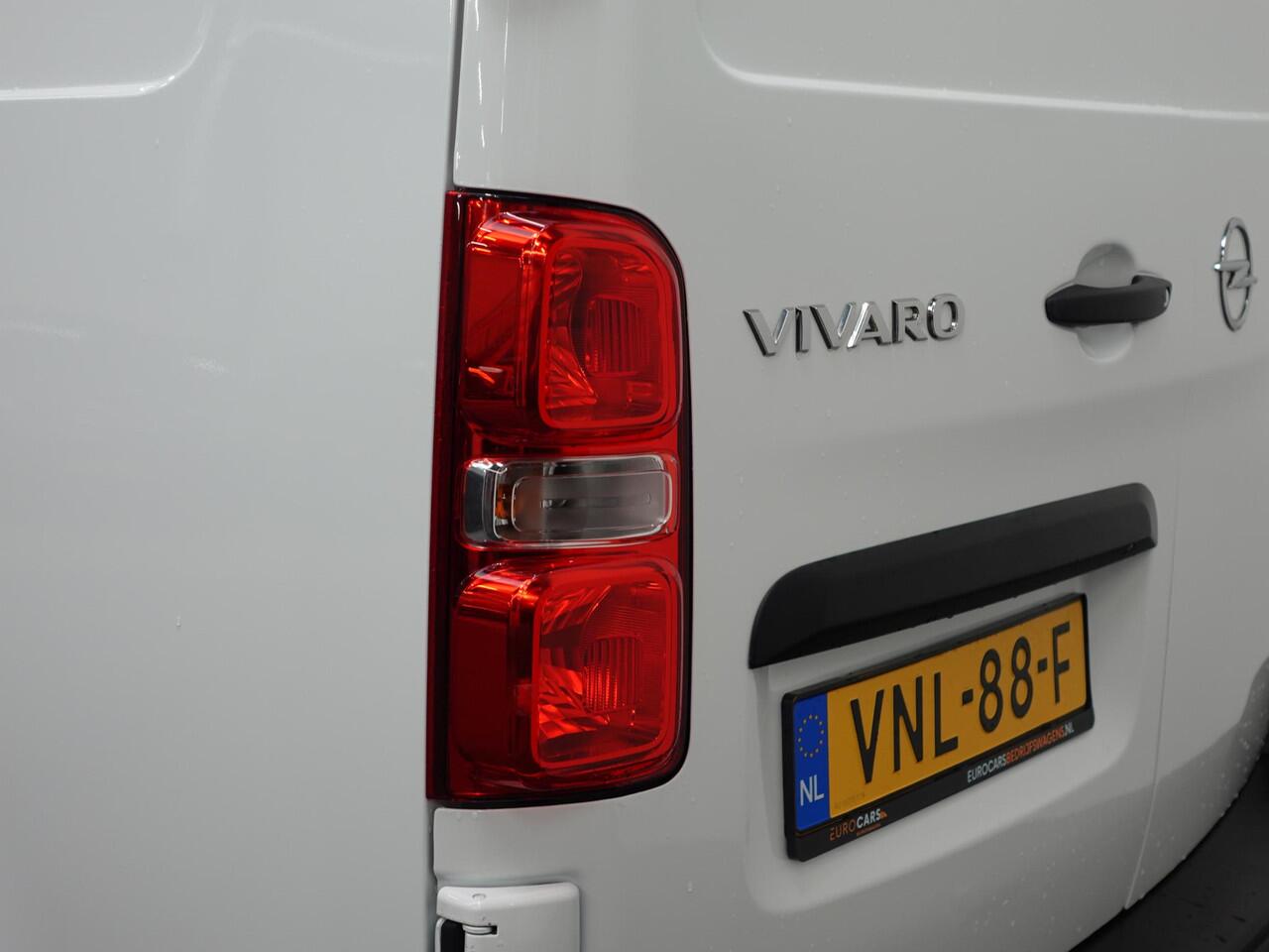 Opel VIVARO 1.5 CDTI L3H1 Edition Navigatie Cruise control Camera Airco Trekhaak 3Zits