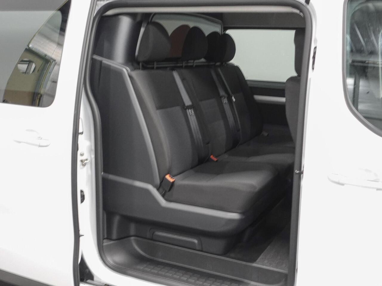 Opel VIVARO 2.0 CDTI L3H1 145pk Dubbele Cabine Edition Navigatie Trekhaak Cruise control Airco