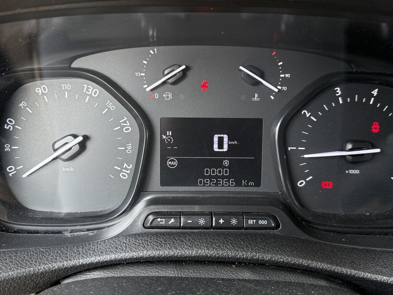 Opel VIVARO 2.0 CDTI 150PK EURO6 L3H1 Achteruitrijcamera/Trekhaak/navigatie systeem/cruise control